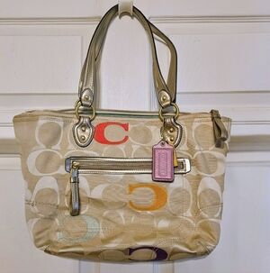 Coach Vintage Poppy Signature Color C design Fabric
